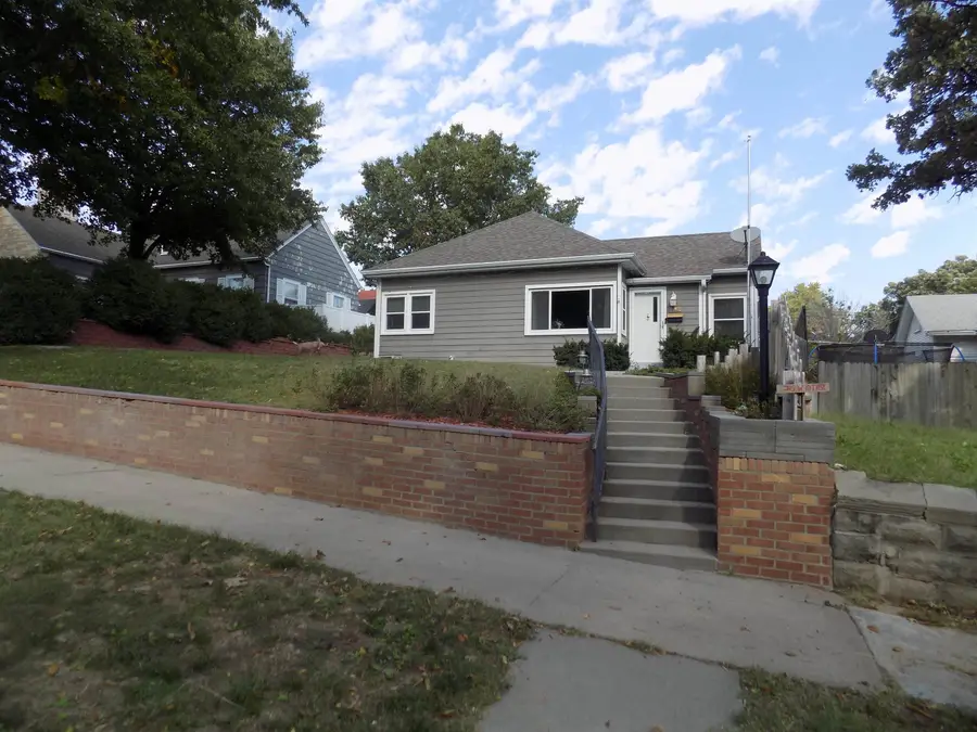 315 W 10th St, Concordia, KS 66901 - Image #2