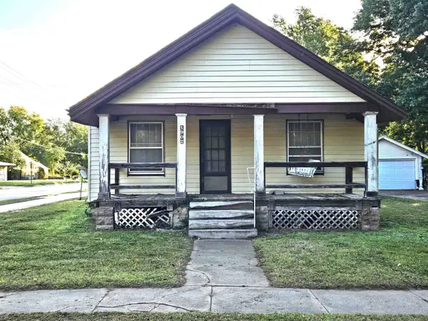 1902 Loomis St, Winfield, KS 67156