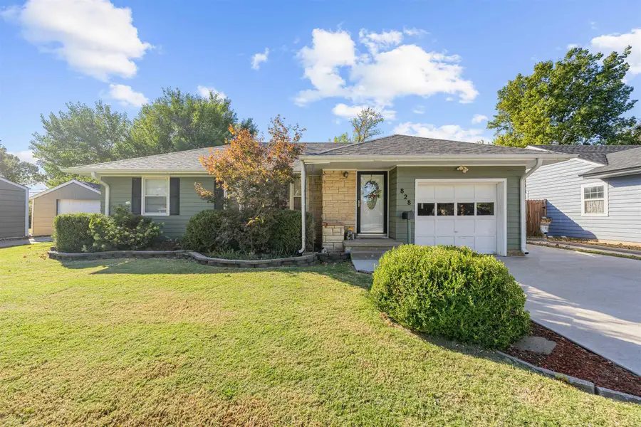 828 E Claflin Ave, Salina, KS 67401 - Image #2