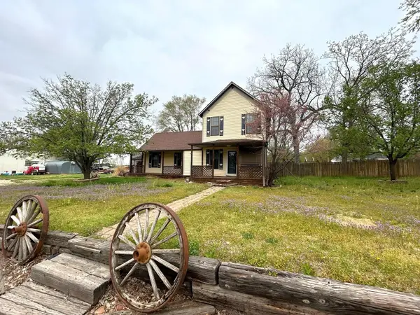 2505 Arrowhead Rd, Solomon, KS 67480