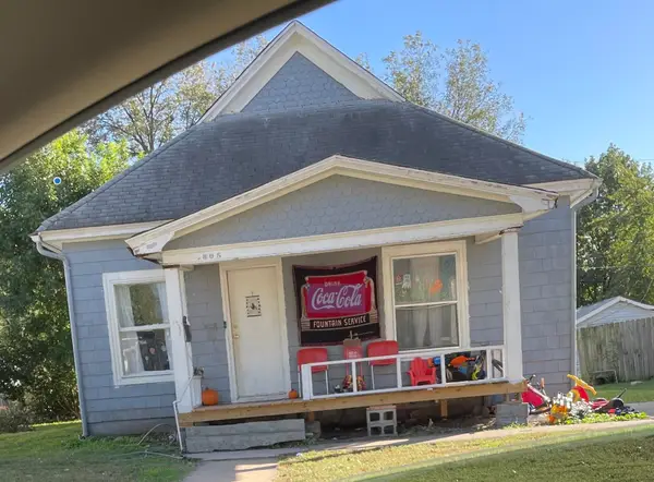 805 E 14th Ave, Winfield, KS 67156