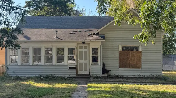 219 N Massachusetts St, Winfield, KS 67156