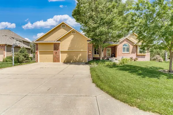 126 S Coach House Rd, Wichita, KS 67235