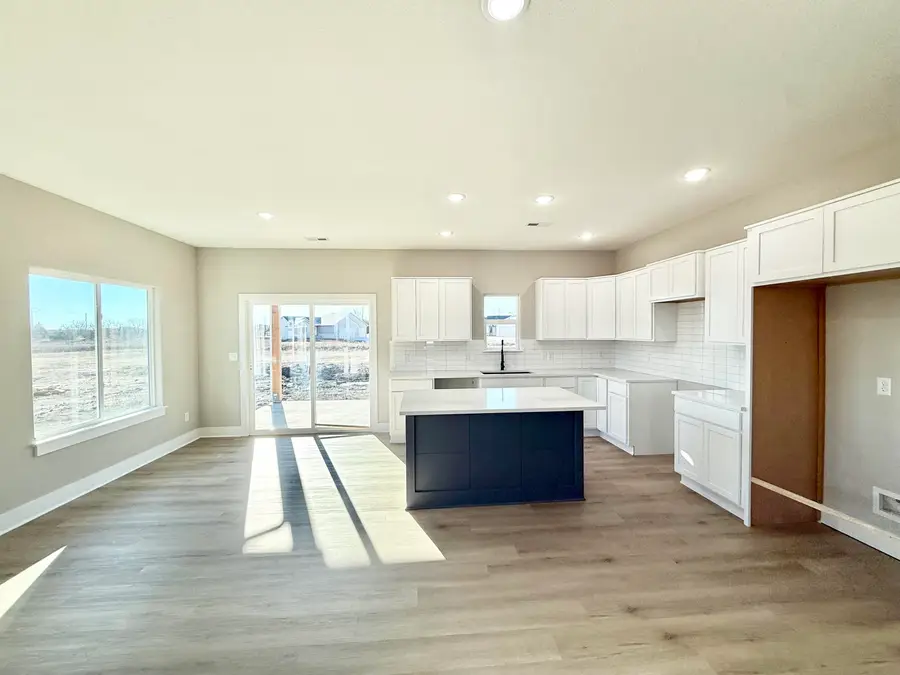 5476 N Toben Dr, Bel Aire, KS 67226 - #3