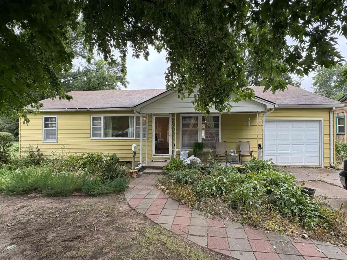 208 E South St, Wellington, KS 67152 - Image #1