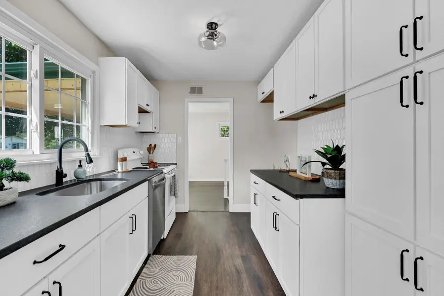 2920 S Vine St, Wichita, KS 67217 - Image #2