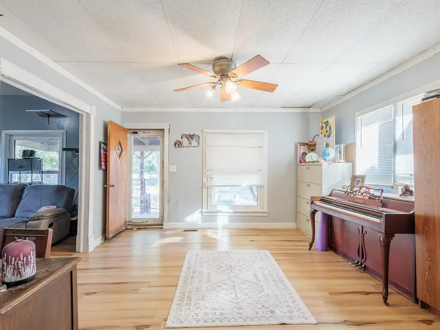 503 E 12th Ave, Winfield, KS 67156 - Image #2