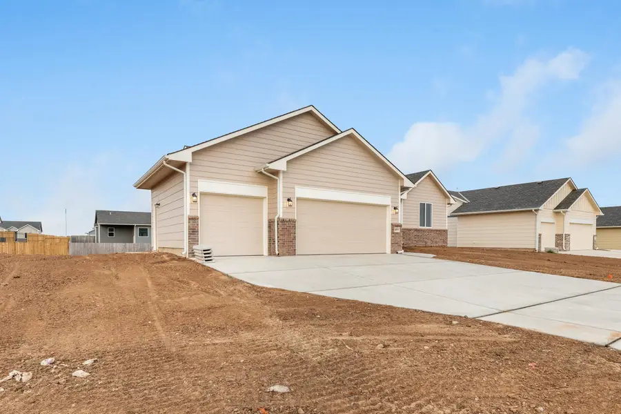 10979 W Sondra Ct, Maize, KS 67101 - Image #2