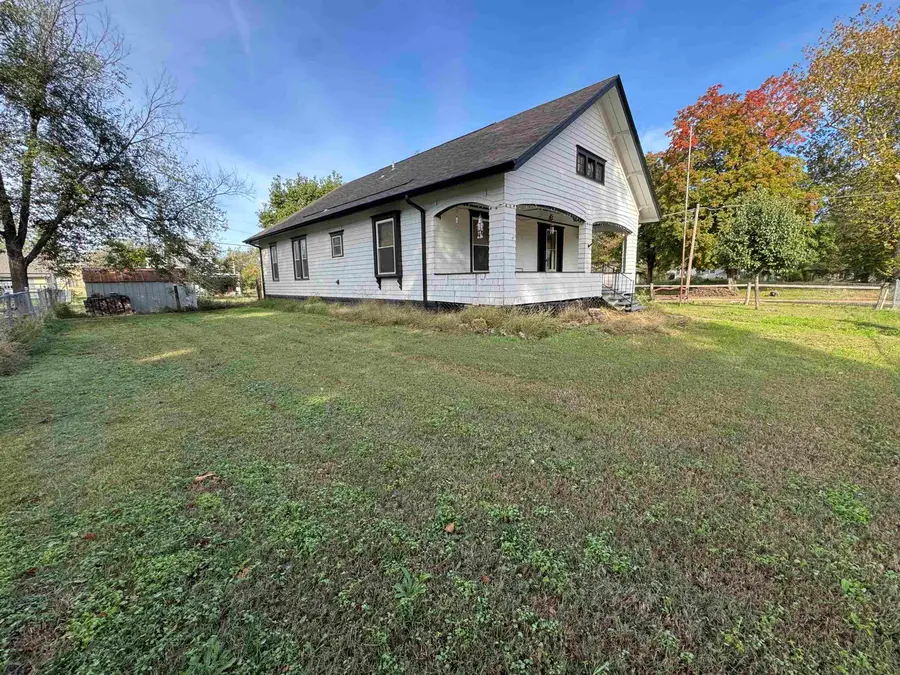 1003 S 2nd St, Arkansas City, KS 67005 - Image #2
