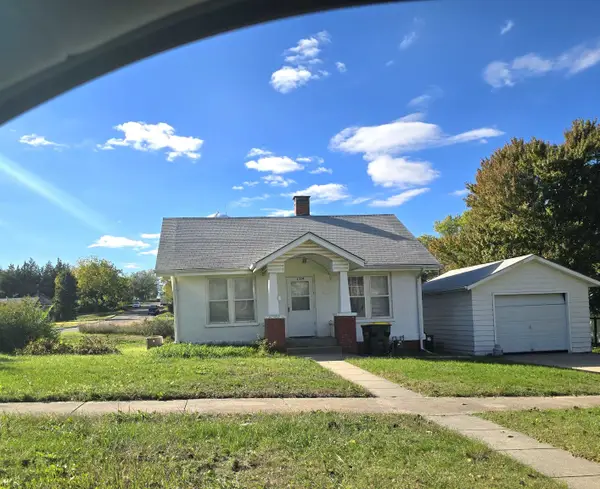 1324 Cedar St, Concordia, KS 66901