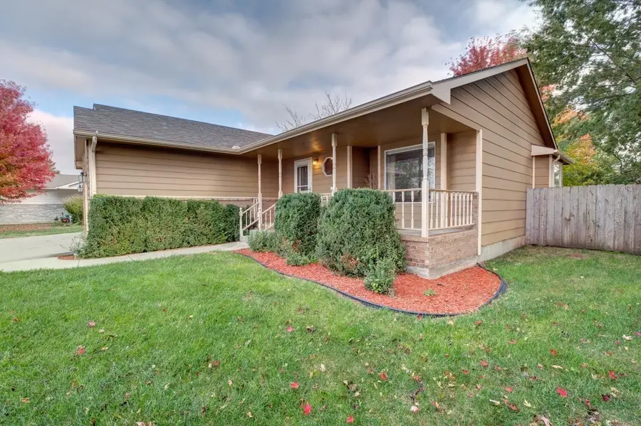 207 Sutton Dr, Newton, KS 67114 - Image #2