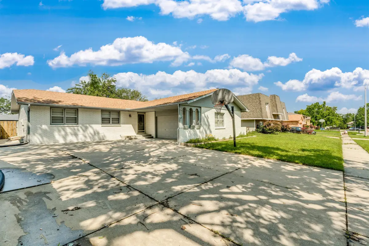 2341 S Lori Ln, Wichita, KS 67207 - Image #1