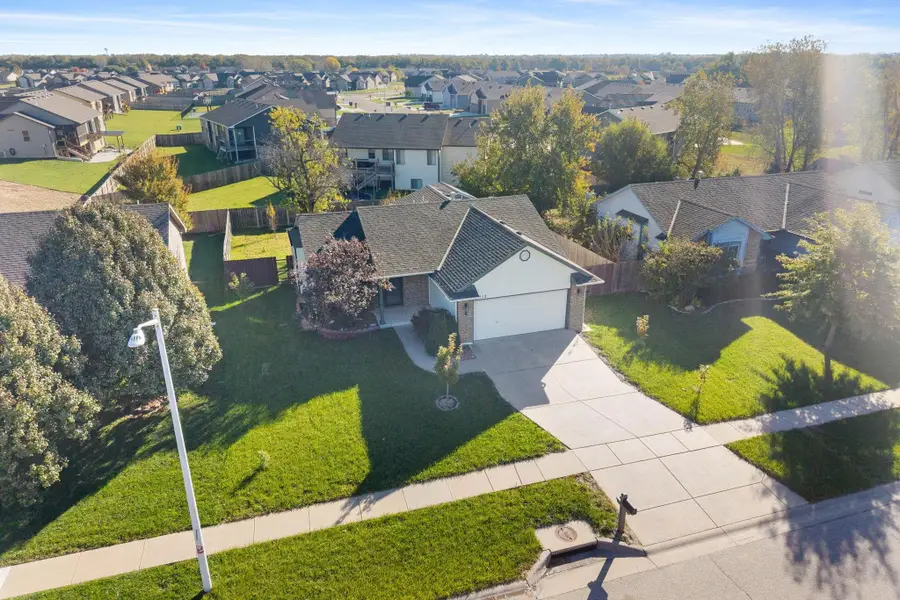 1212 N Beau Jardin St, Derby, KS 67037 - Image #3