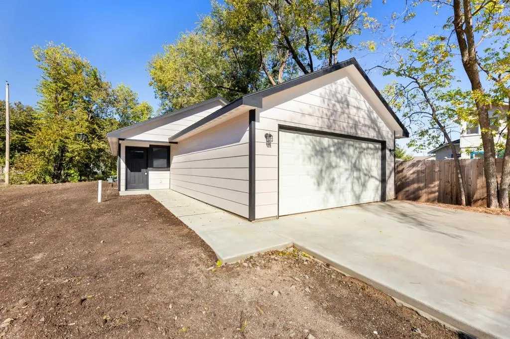 1016 W Clark Ave, El Dorado, KS 67042 - Image #1