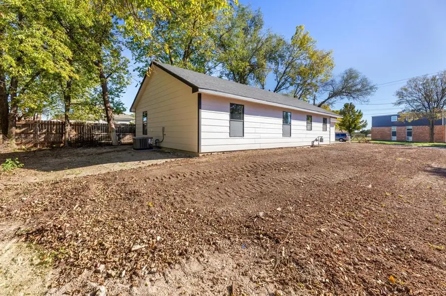 1016 W Clark Ave, El Dorado, KS 67042 - Image #3