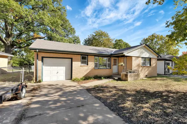 562 S Georgie Ave, Derby, KS 67037