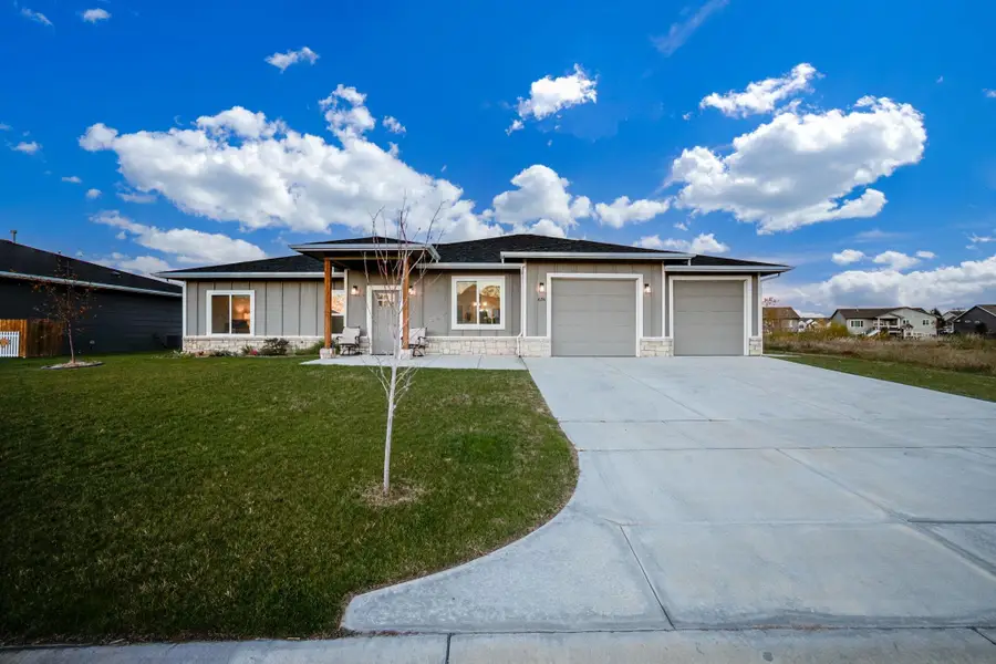 634 S Sweetwater, Maize, KS 67101-8100 - Image #2