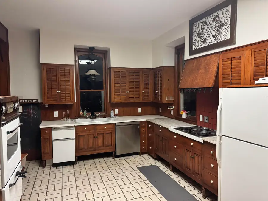 211 W Prescott Ave, Salina, KS 67401 - Image #3