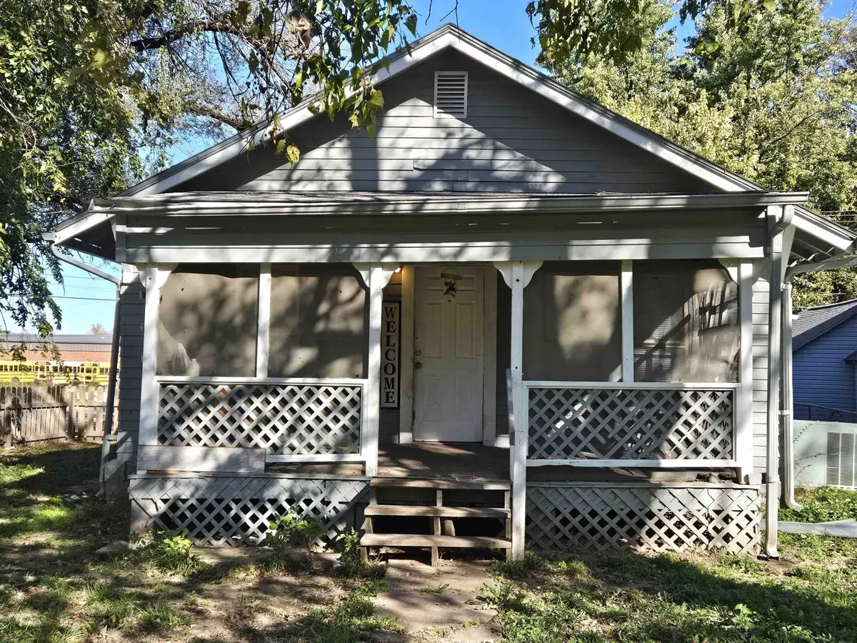 902 E 5th Ave, Winfield, KS 67156 - Image #1