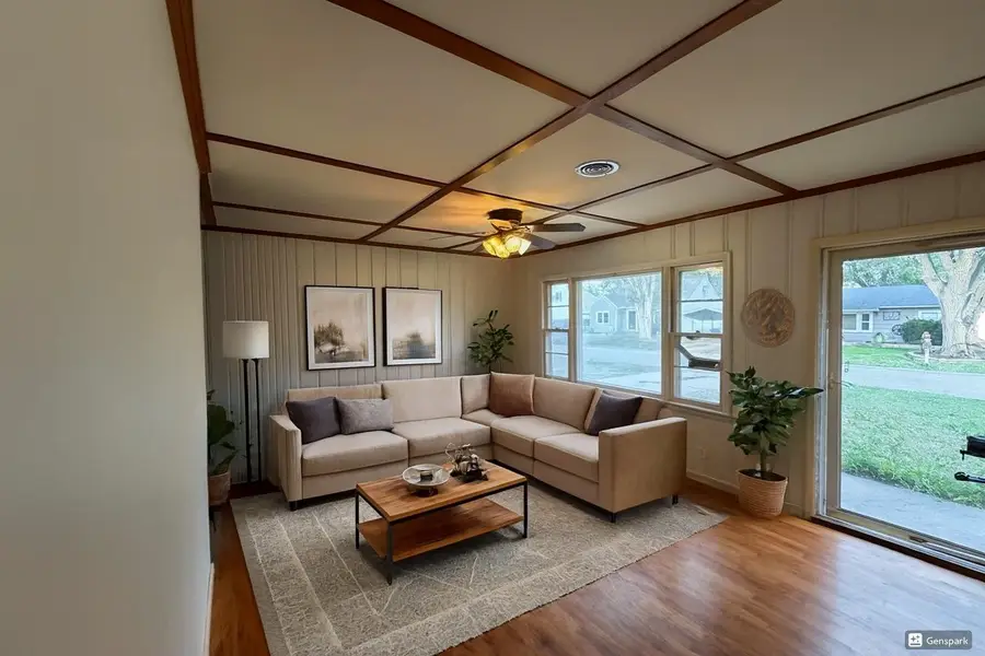 307 N Hutchinson St, Haven, KS 67543 - Image #2