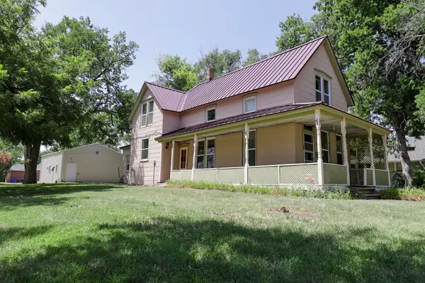 303 N 3rd St, Lindsborg, KS 67456