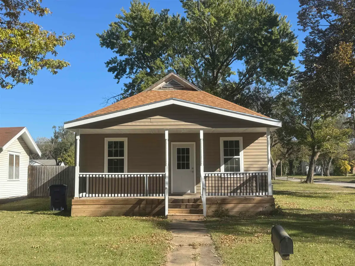 402 N Sycamore, Eureka, KS 67045 - Image #1