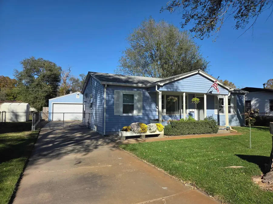 2010 E Idlewild St, Wichita, KS 67216 - Image #2