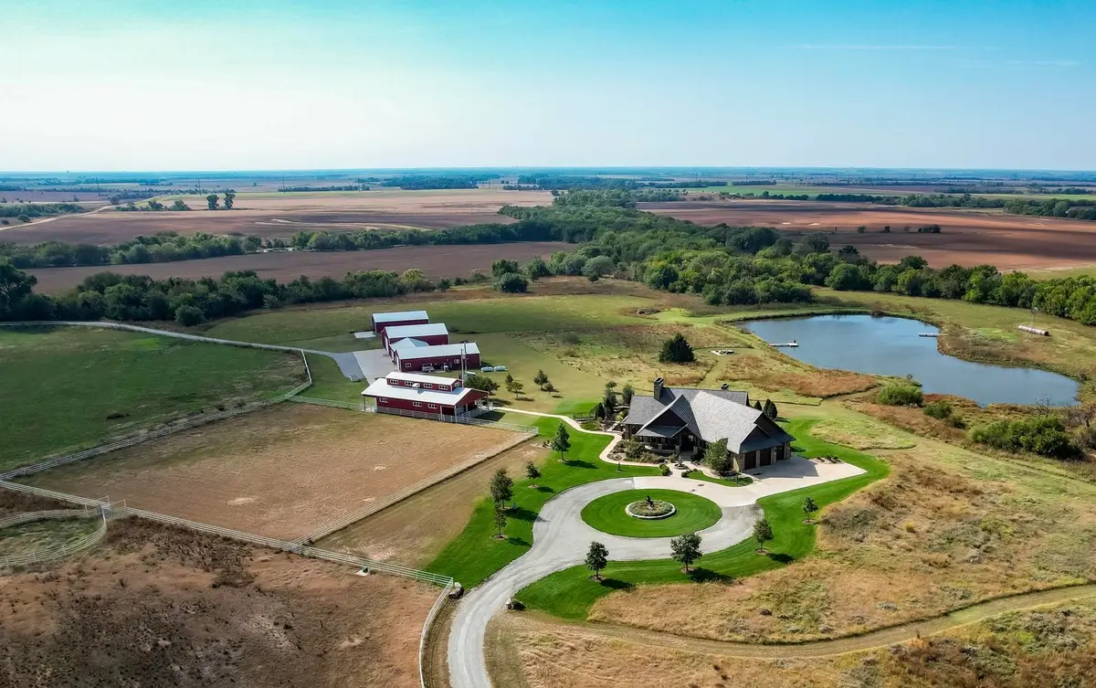 1051 N Blackstone Rd, Milton, KS 67106 - Image #1