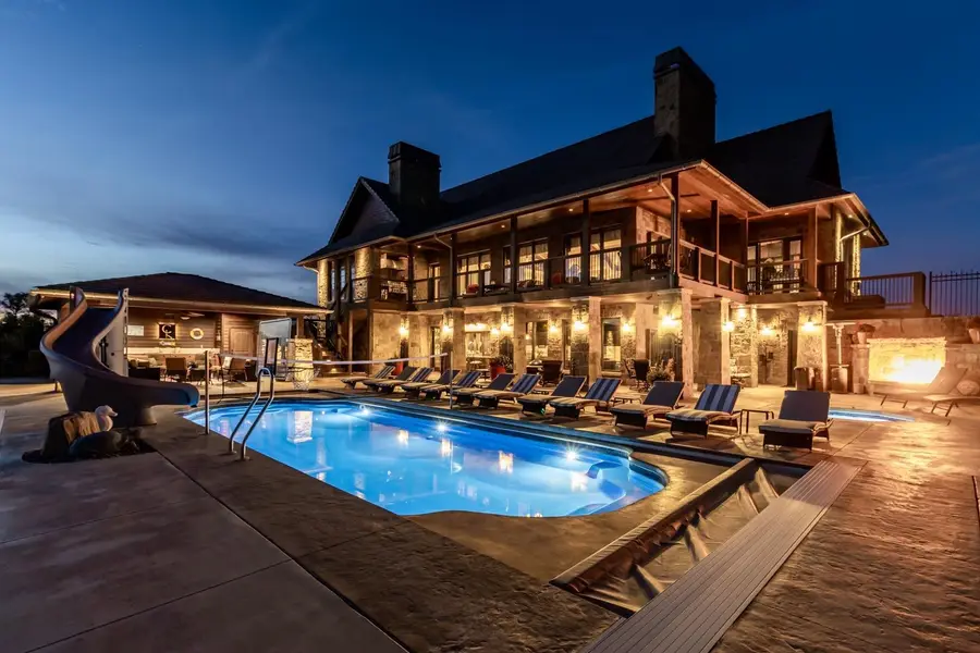 1051 N Blackstone Rd, Milton, KS 67106 - Image #2