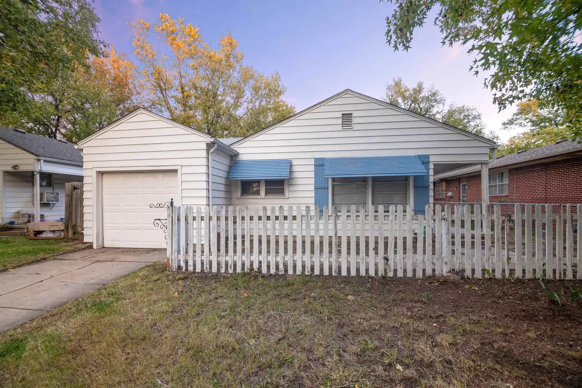 836 S Fountain St, Wichita, KS 67218 - Image #1