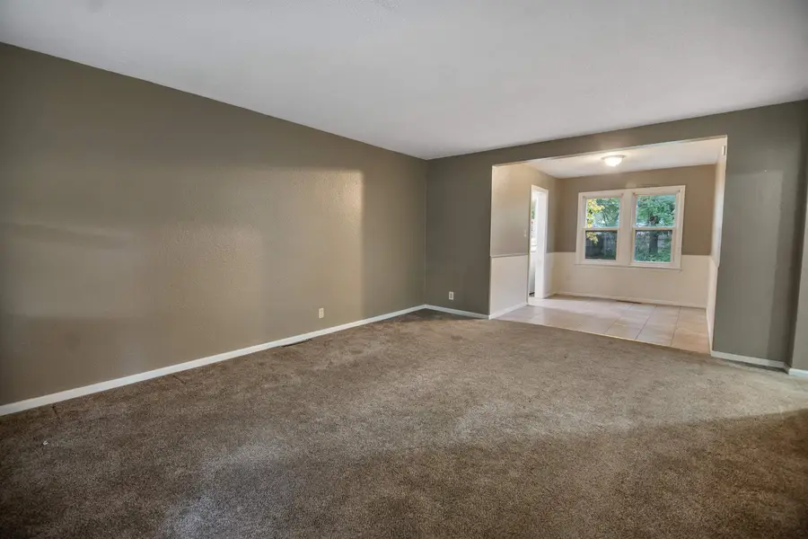 536 S Terrace Dr, Wichita, KS 67218 - Image #3