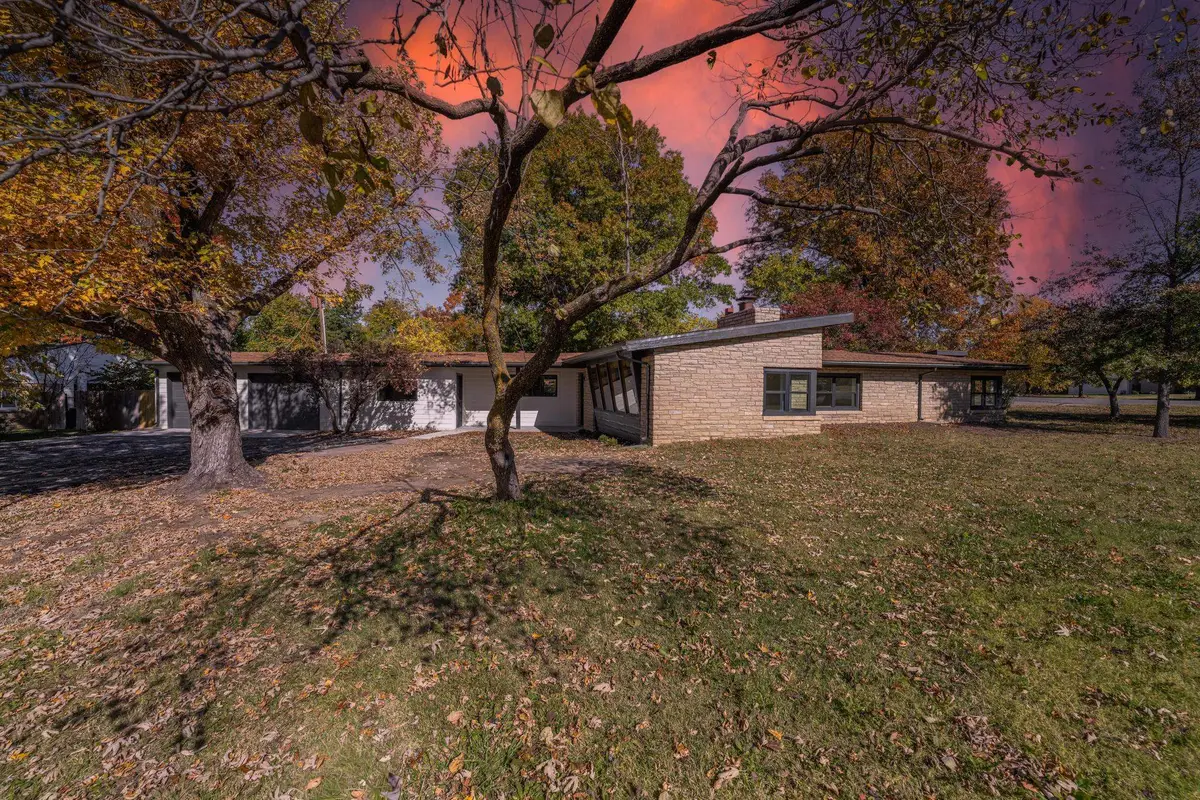 12 E Sequoia Dr, Wichita, KS 67206 - Image #1
