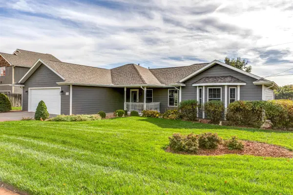 1124 Republic Cir, Salina, KS 67401