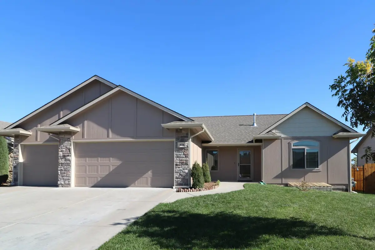 978 N Cedar Brook Circle, Mulvane, KS 67110 - Image #1