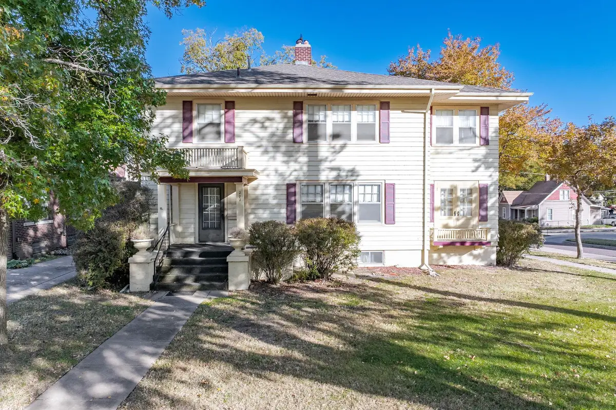 202 W 8th St, Newton, KS 67114 - Image #1