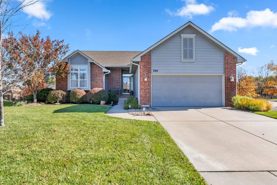 700 N Balthrop Cir, Wichita, KS 67206 - Image #2