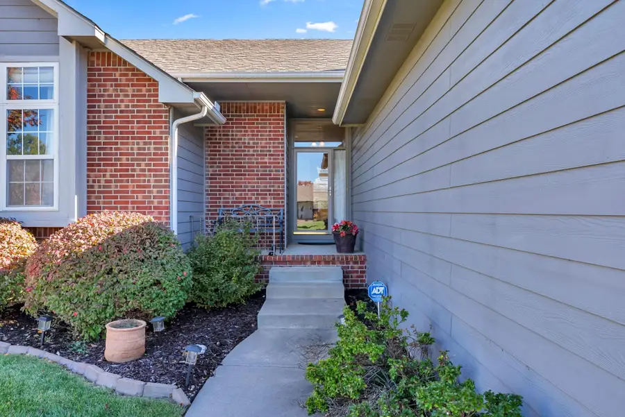 700 N Balthrop Cir, Wichita, KS 67206 - Image #3