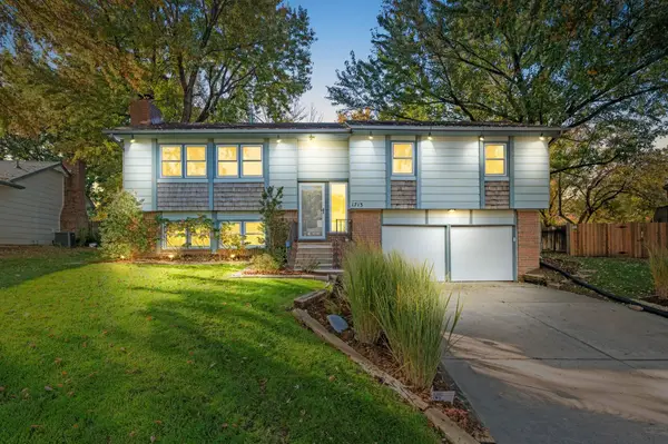 1713 N Overlook Dr, Derby, KS 67037