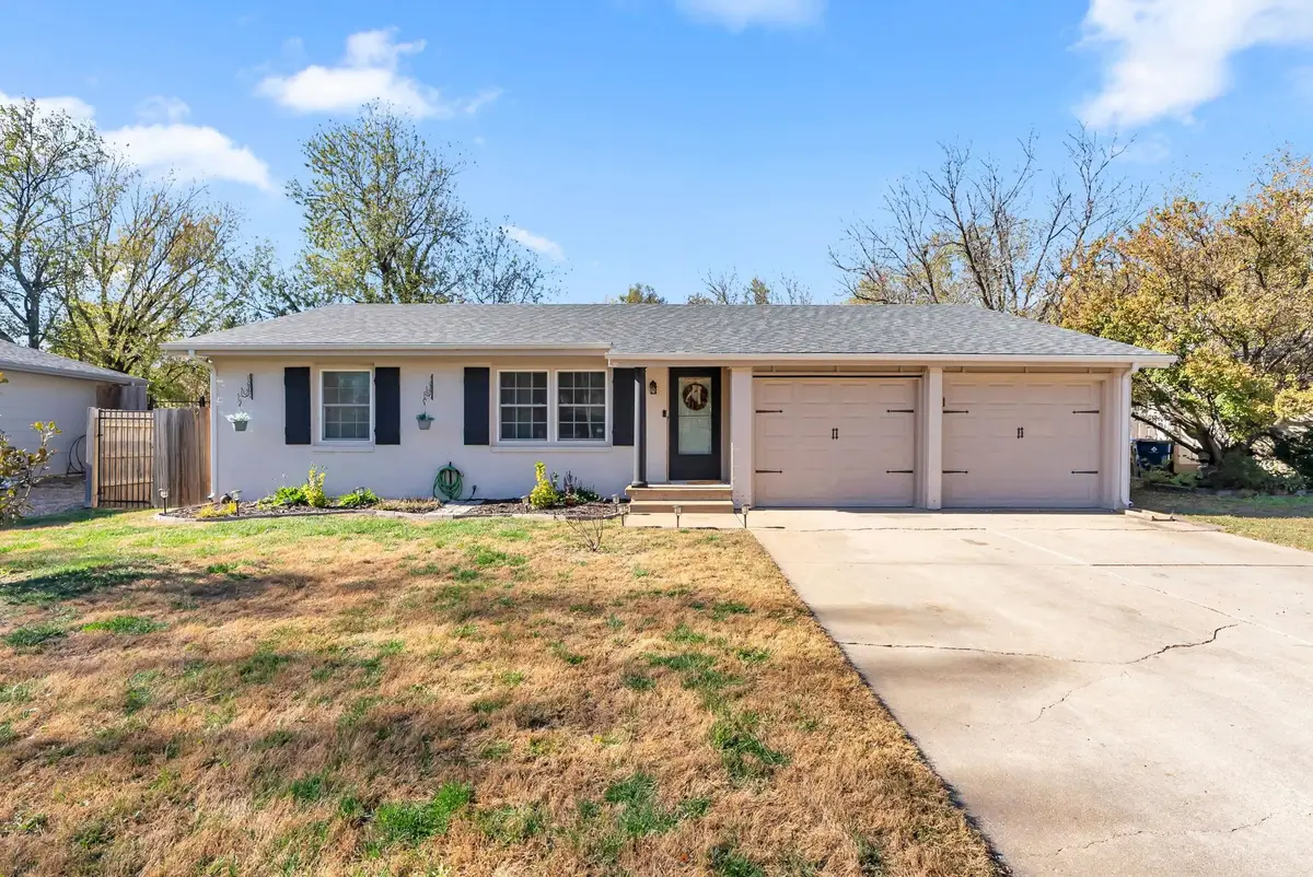 8 Gayle Ct, Valley Center, KS 67147 - Image #1