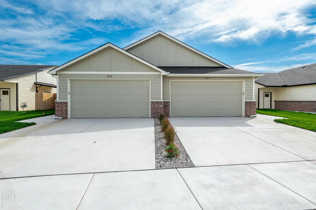 613 E Briarbrook Ln, Park City, KS 67147-1127 - #1