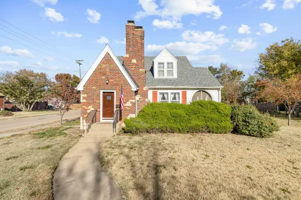 412 Sunset Dr, Salina, KS 67401