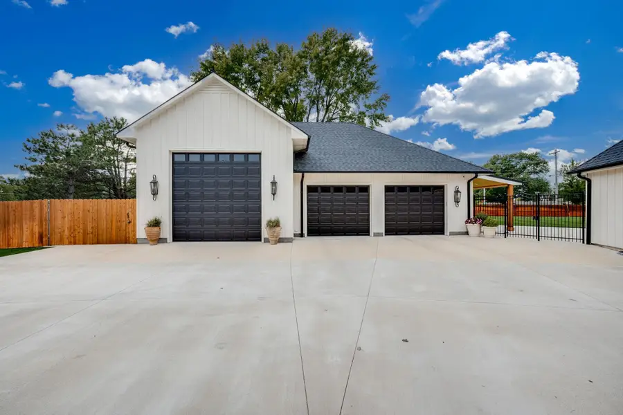 52 Westborough, Wellington, KS 67152 - Image #3