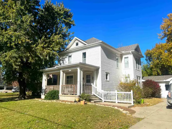 624 W 12th St, Newton, KS 67114