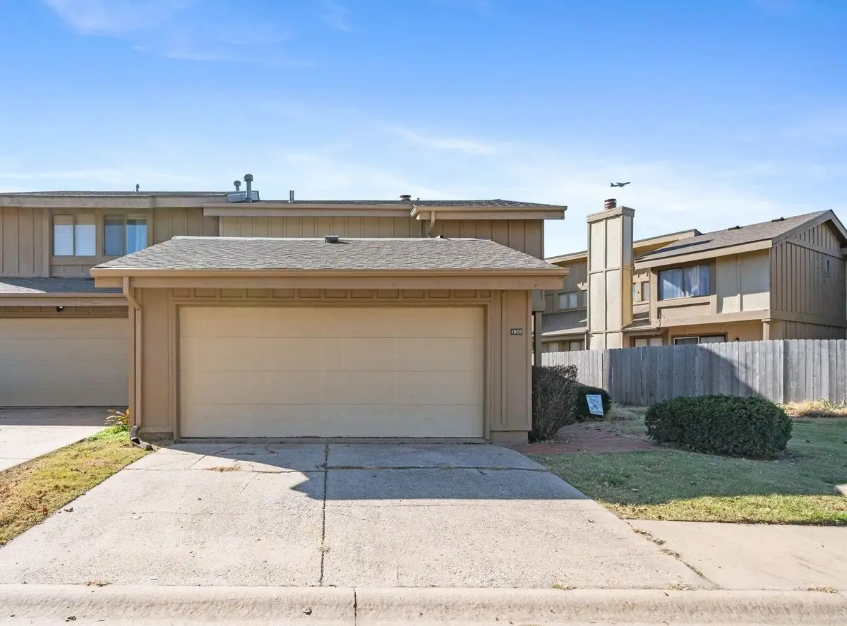 8201 E Harry St Apt 1801, Wichita, KS 67207 - Image #1