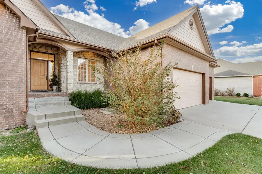 2531 N Rough Creek Rd, Derby, KS 67037 - Image #2