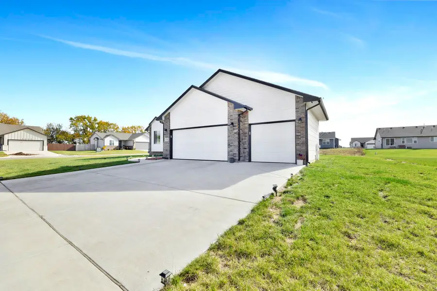 225 E Ripley Ct, Derby, KS 67037 - Image #3