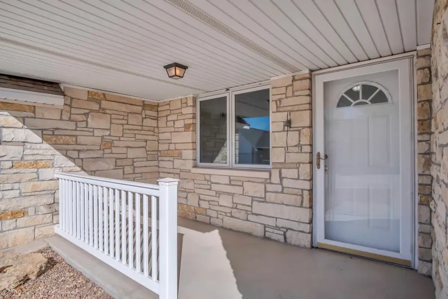 321 E 12th St #106, Newton, KS 67114 - Image #2