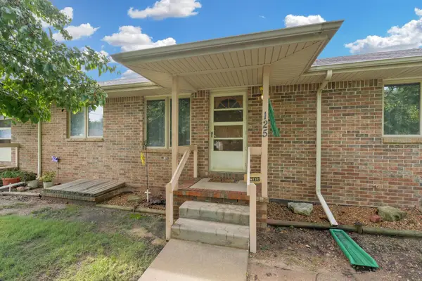 125 W 3rd Ave, Cheney, KS 67025