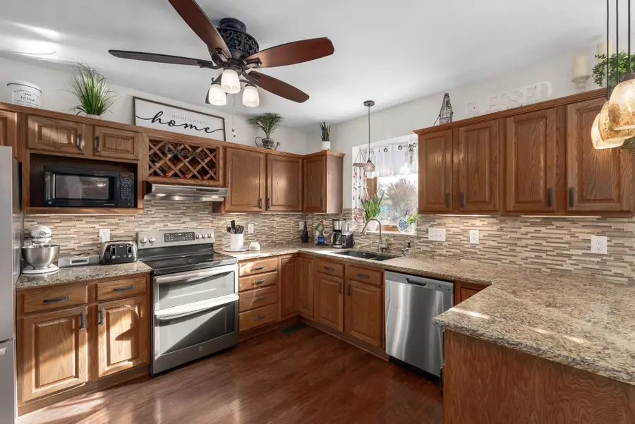 2410 N Watersedge Cir, Wichita, KS 67205 - Image #3