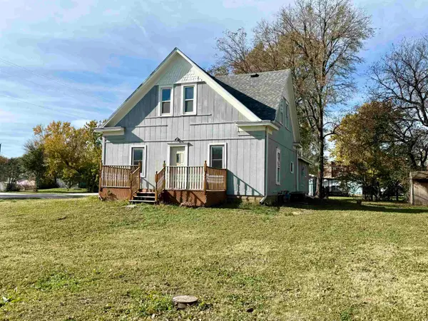 520 Adams St, Gypsum, KS 67448